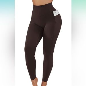 Smooth and sexy chocolate brown scrunched butt leggings with pocket!